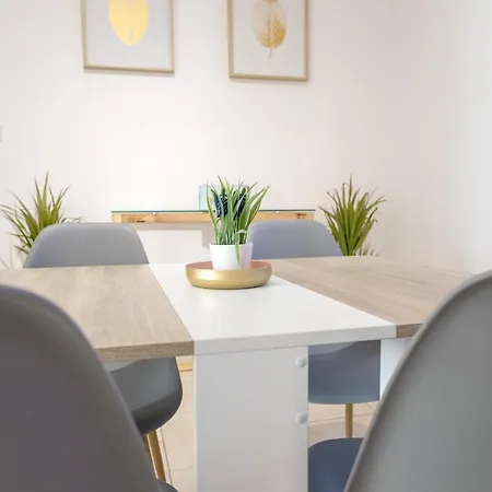 Le Brivetain ✩ Hypercentre ✩ Parking Gratuit Apartmán Pontchâteau