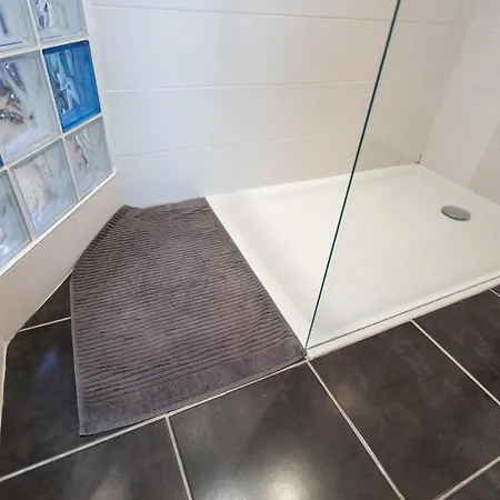 Lägenhet Le Brivetain ✩ Hypercentre ✩ Parking Gratuit